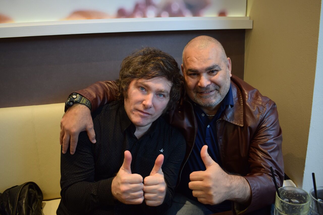 Chilavert apoyó a Milei: "Es un hombre de pueblo que ama a su país"