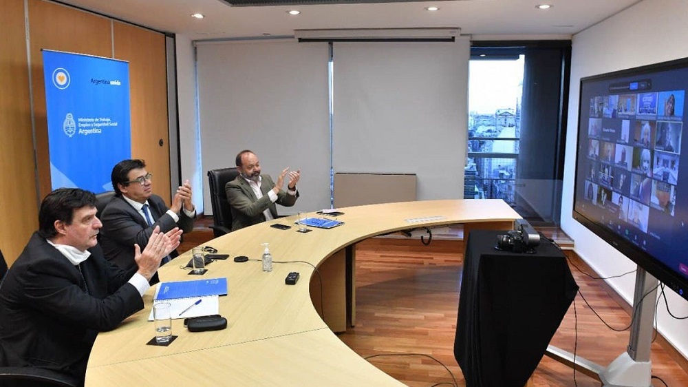 Actualizaron el salario mínimo: llegará a 33 mil pesos en febrero de 2022