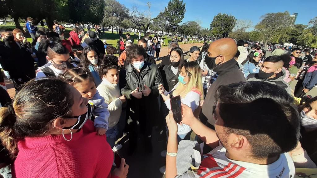 Rodeado de jóvenes, Milei festejó la llegada de la primavera