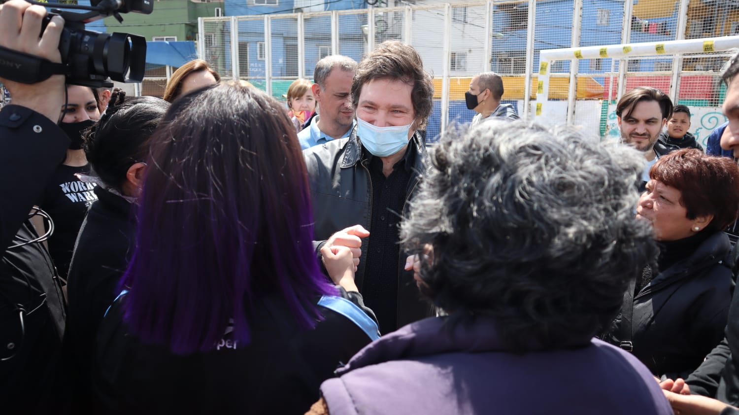 Milei, en la Villa 31: En lugar de darle limosna, devolvámosle la fuerza de su trabajo.”