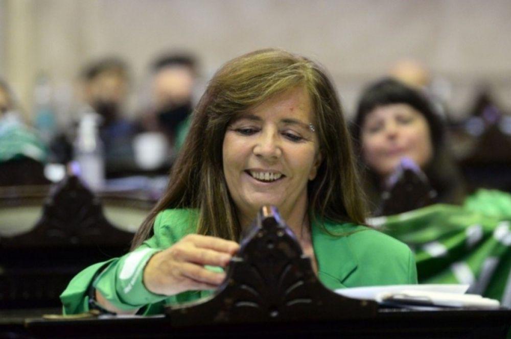 Cerruti renunció a su banca de diputada y se sumaría al Gobierno