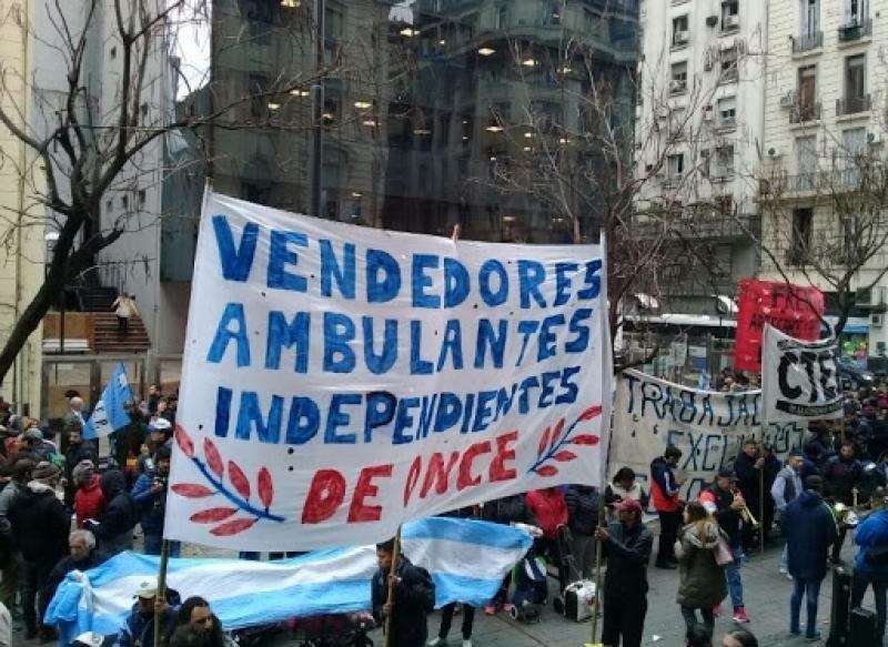 Vendedores ambulantes piden una mesa de diálogo al GCBA