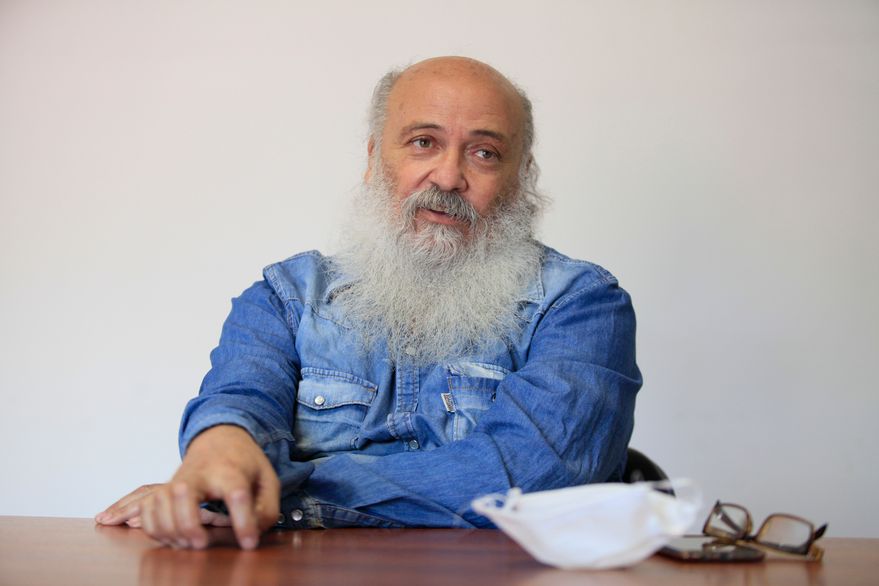 Formalizarán a los trabajadores de la economía popular con un monotributo