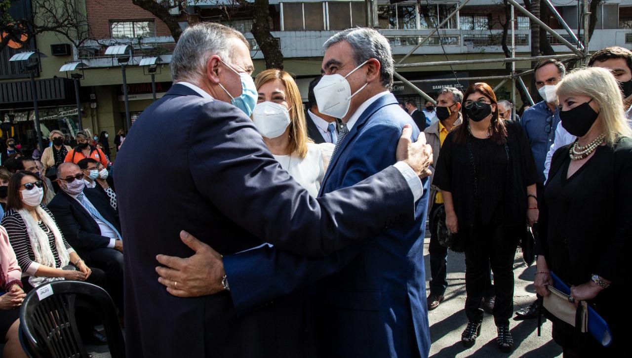 Jaldo acordó con el macrismo un bono de 40 mil pesos para los estatales