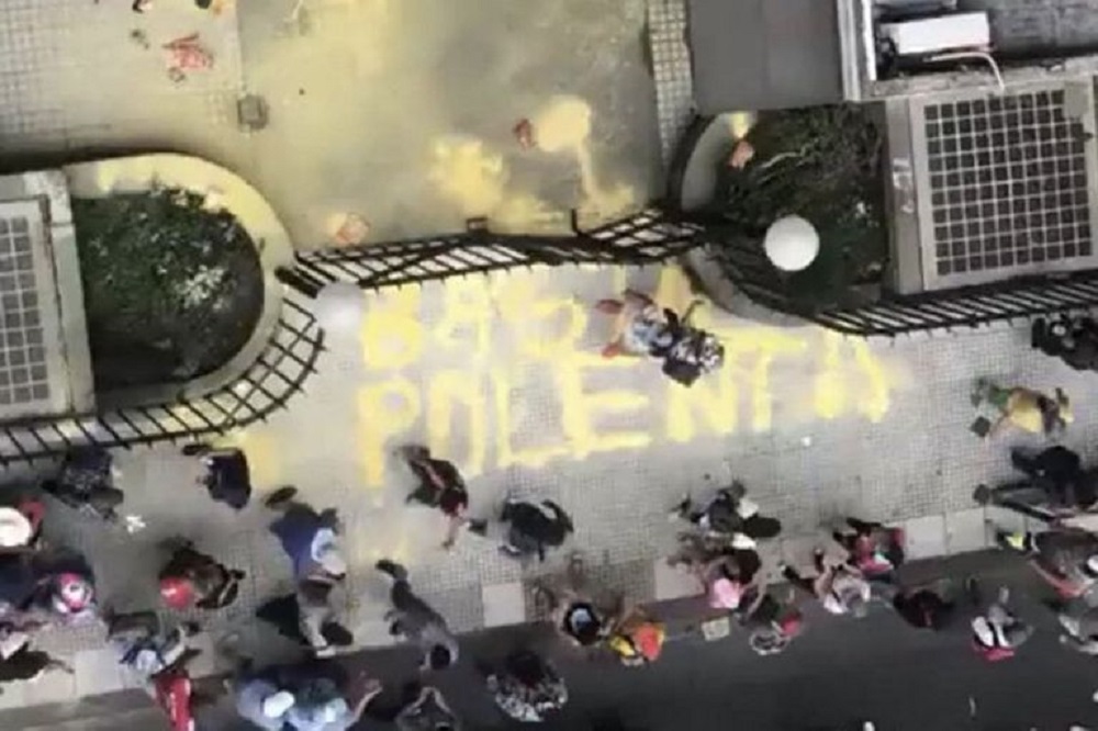 Piqueteros vandalizaron el Ministerio de Desarrollo: "Basta de polenta"