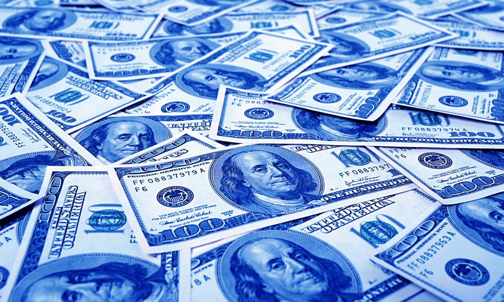 El récord en la suba del dólar blue complica al Gobierno: cerró a 198 pesos