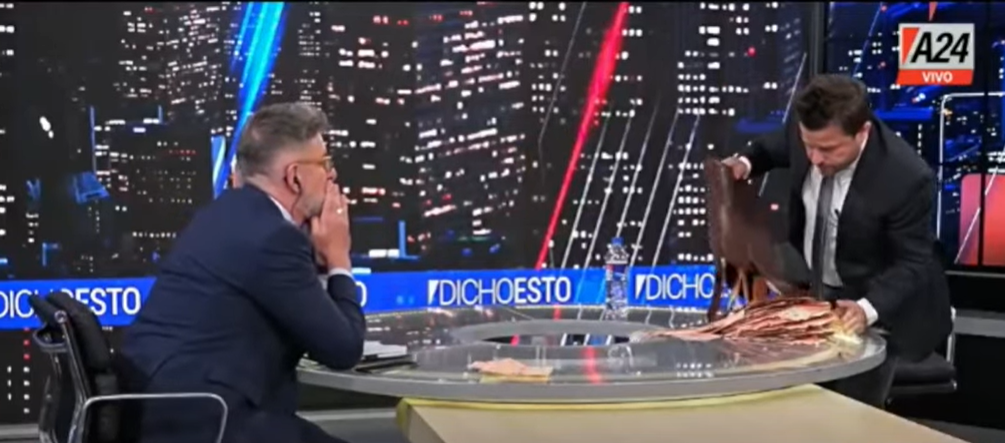 Montaña de dinero: Tetaz comparó la jubilación mínima con lo que cobra CFK