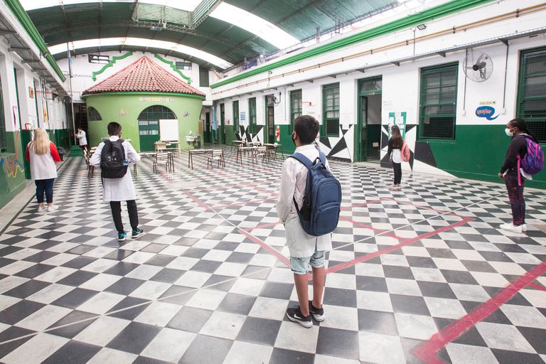 La Provincia habilita dejar de usar barbijos al aire libre en escuelas