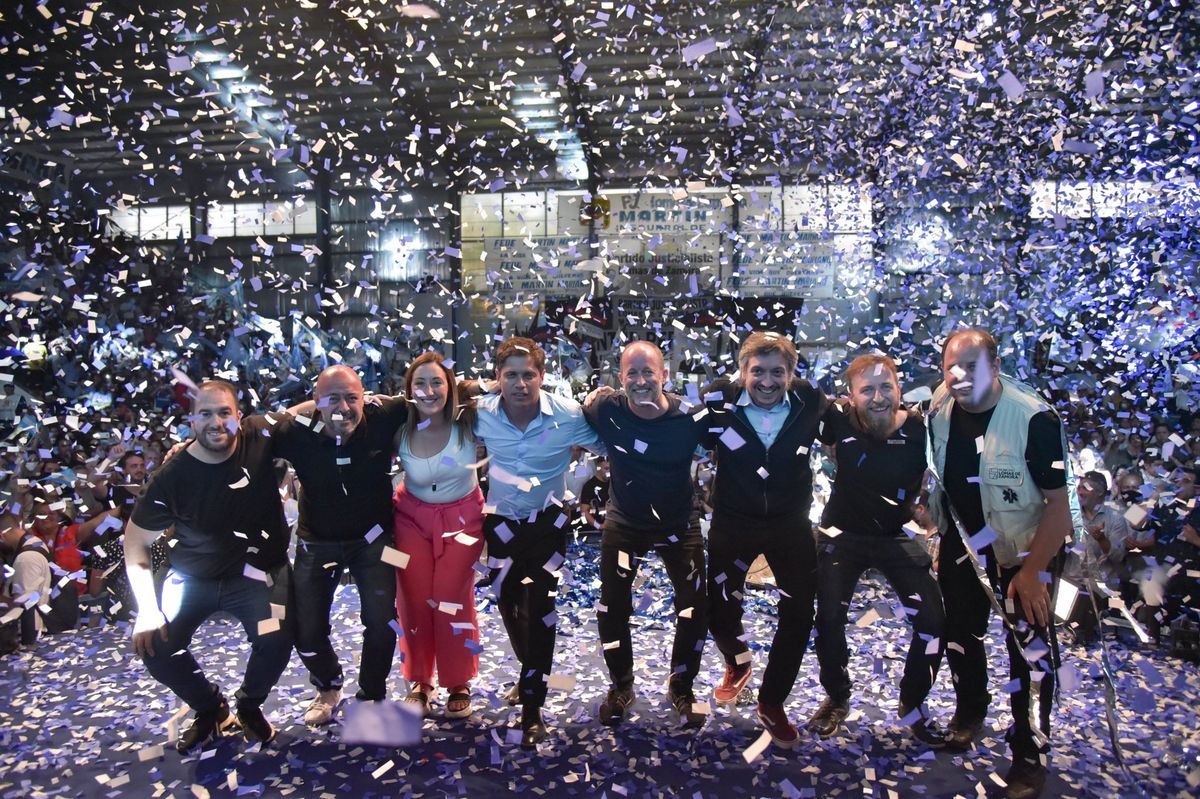 Kicillof, Máximo e Insaurralde, juntos en un acto en Lomas de Zamora