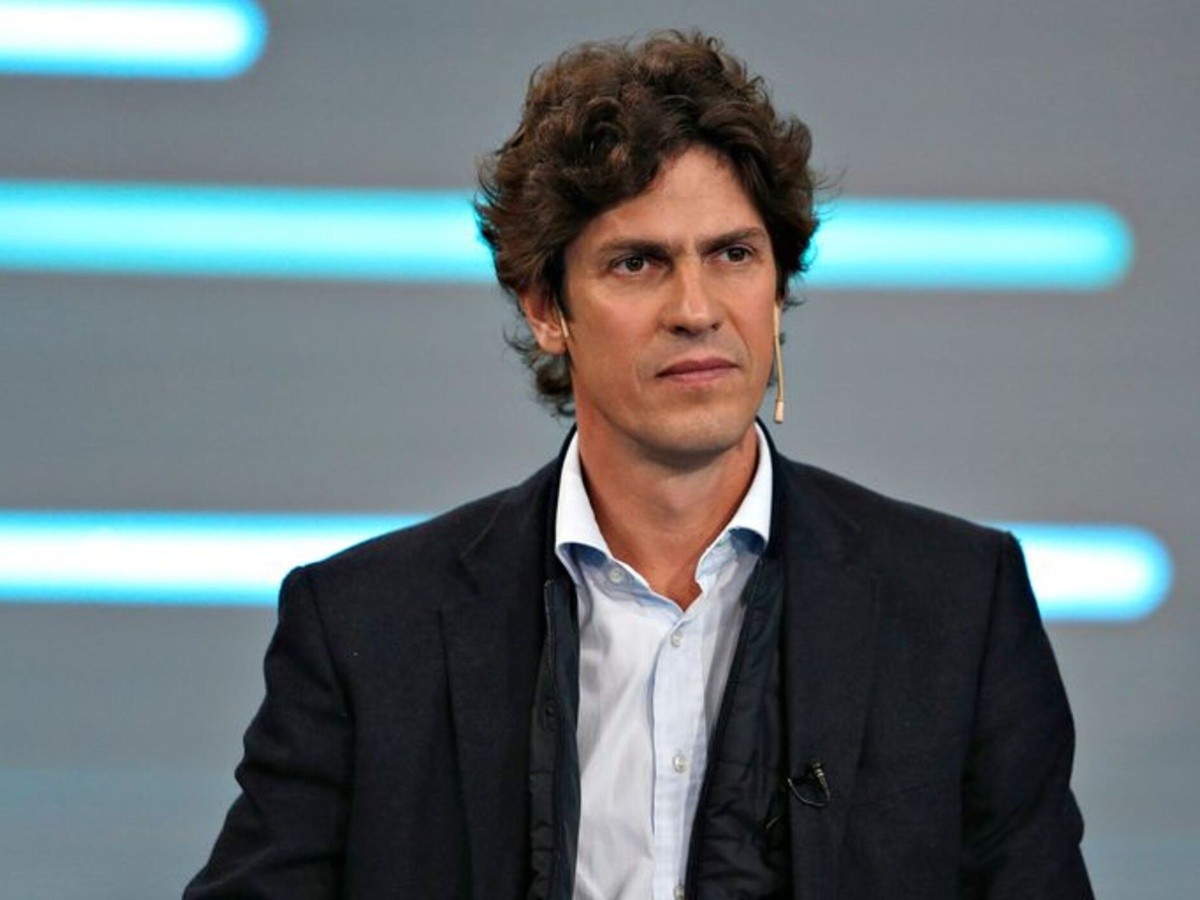 Lousteau: “Están creando la pantomima de un diálogo”