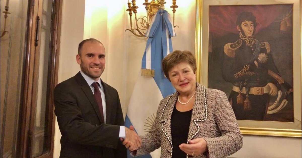 El FMI ratificó que negocia con Argentina un acuerdo "con apoyo político"