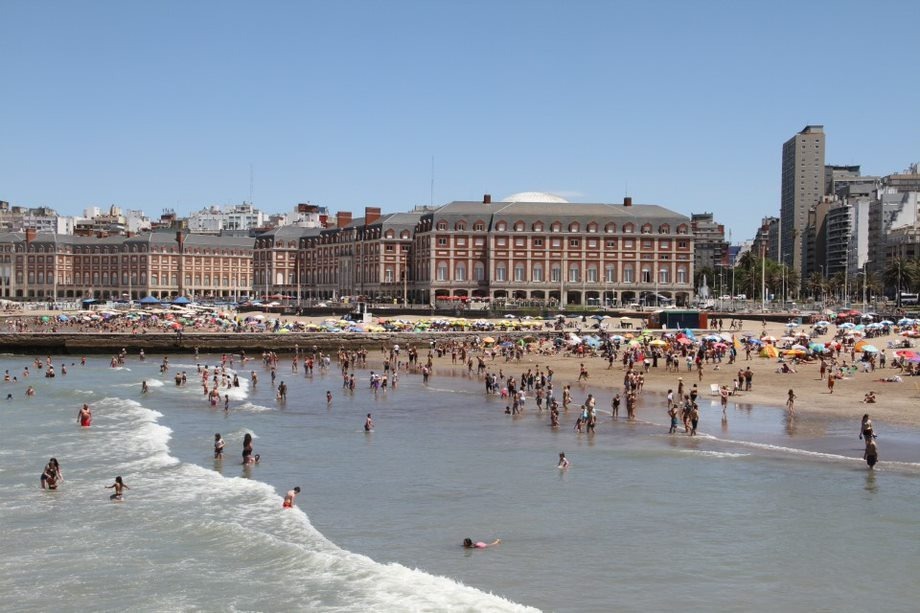 Fin de semana largo: el sector privado reportó 3.550.000 turistas viajando por el país