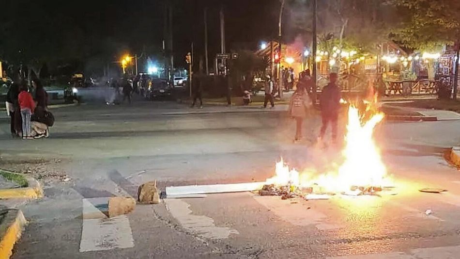 El Bolsón: mapuches destruyeron un homenaje al fotógrafo José Luis Cabezas