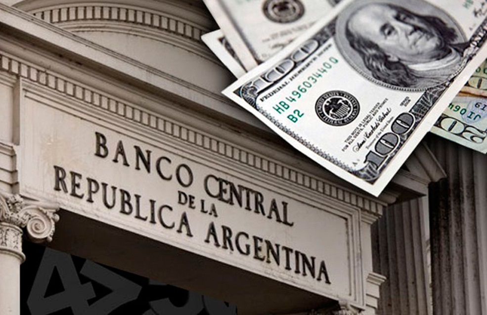 El BCRA quema reservas: USD 678 millones y no puede frenar al dólar