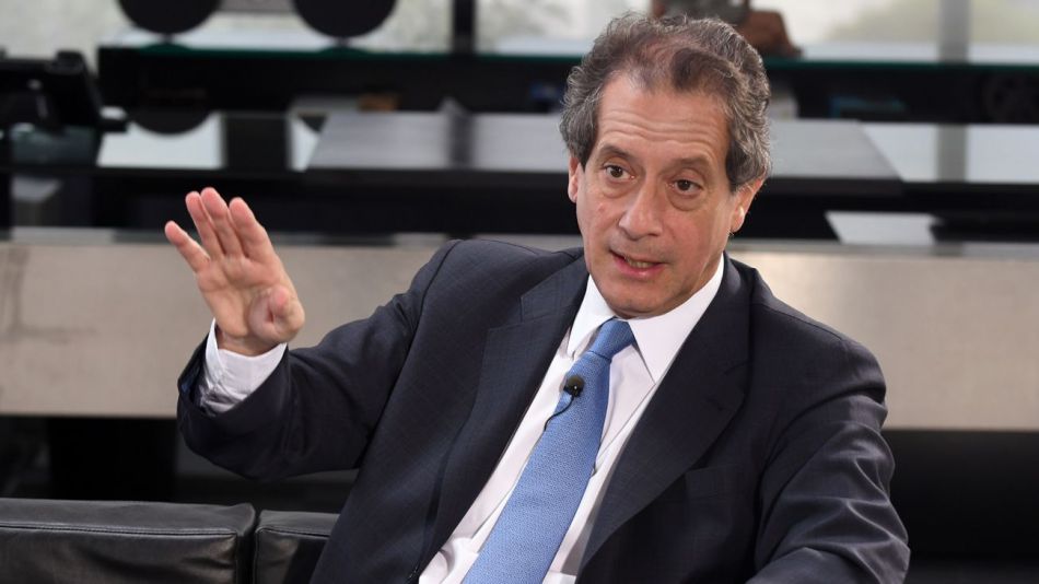 Pesce aclaró sus dichos para no complicar la negociación con el FMI