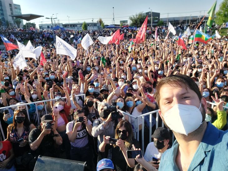 Elecciones Chile: Boric lidera los sondeos para el balotaje