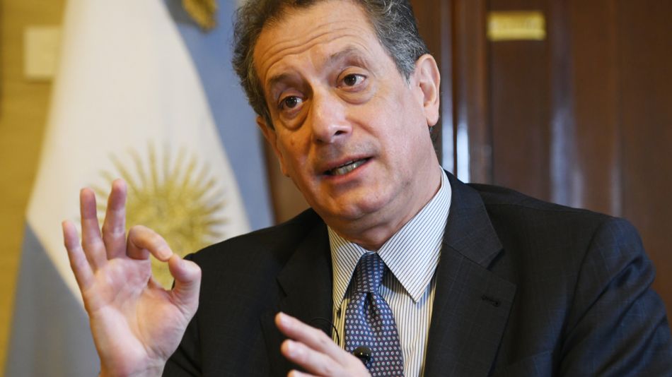 Pesce: "Que alguien pague 200 pesos por un dólar no tiene racionalidad"