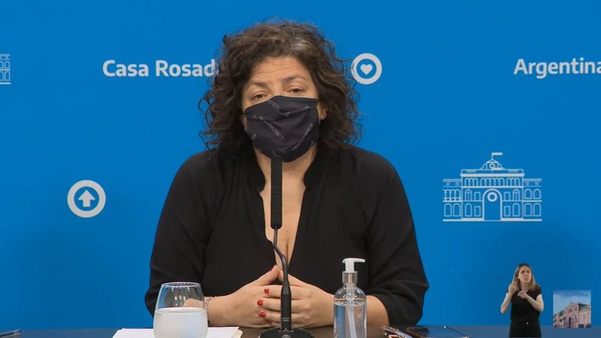 Vizzotti anticipó que el pase sanitario "va a estar la próxima semana"