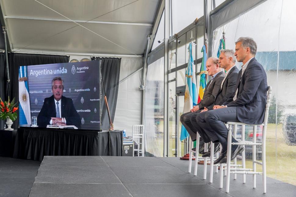 Alberto celebró que Loma Negra haga una inversión de 350 millones de dólares