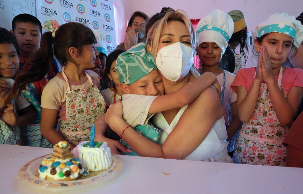 Fabiola Yáñez volvió a visitar un comedor en Quilmes