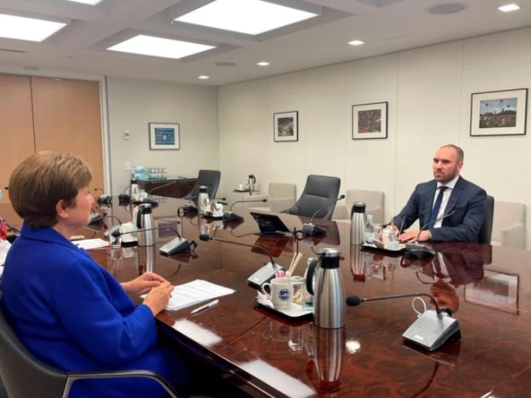 Guzmán irá a defender el Presupuesto 2022 al Congreso