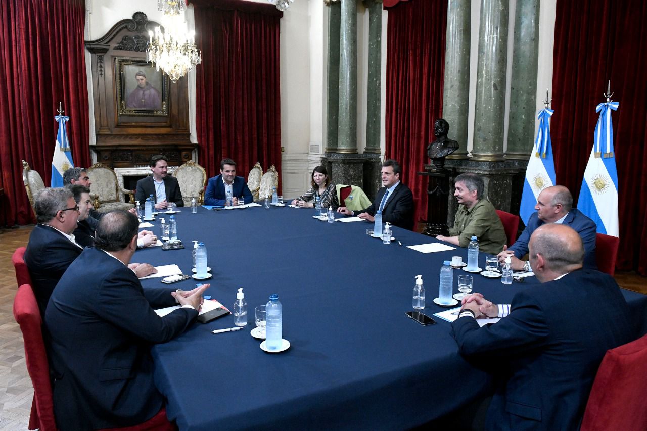 Massa recibió a los gobernadores del Norte Grande: energía y transporte