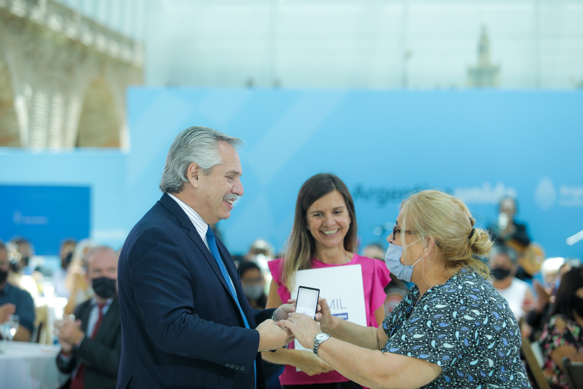 El Gobierno anunció que el bono para los jubilados será de 8 mil pesos