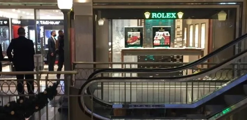 Golpe comando en shopping de Recoleta: ladrones vaciaron la tienda de Rolex
