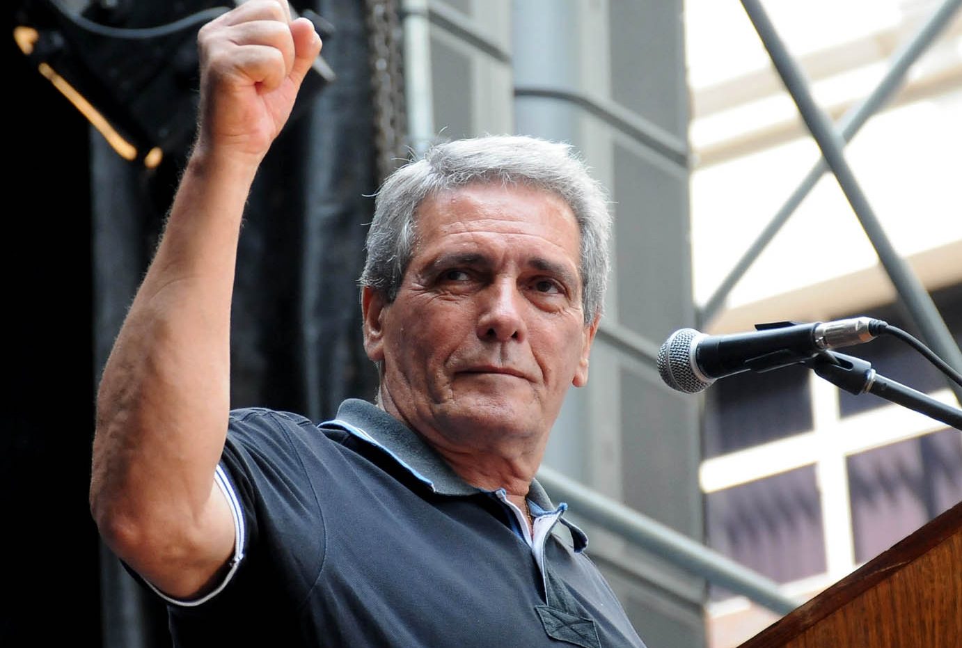 Carlos Acuña pidió un salario mínimo de $150 mil