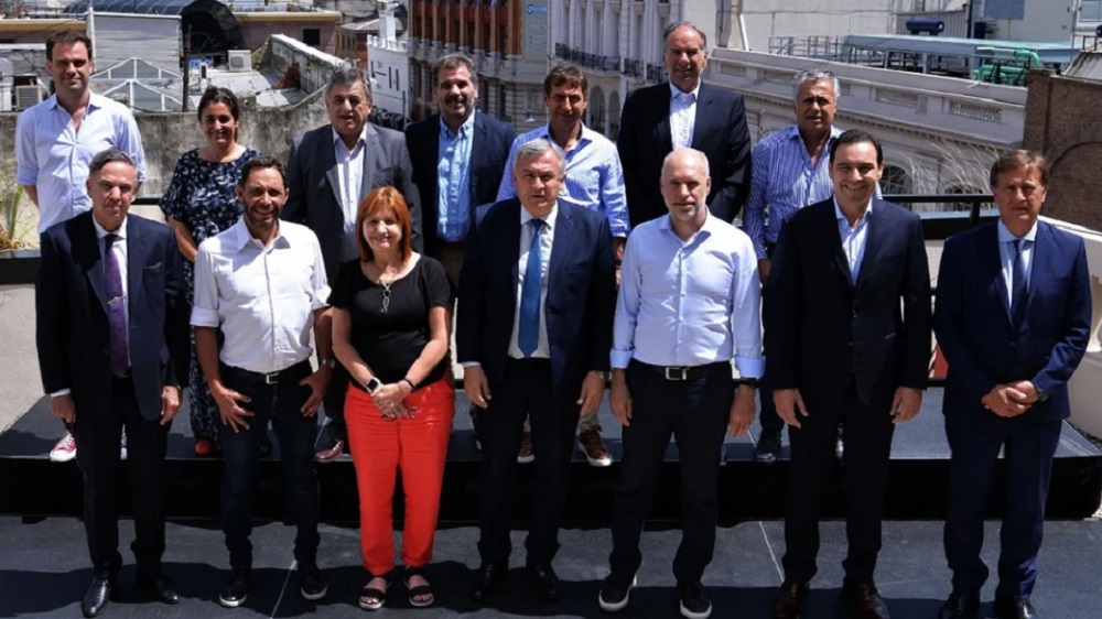 Gobernadores radicales firman y no aumentan impuestos, Larreta no firma