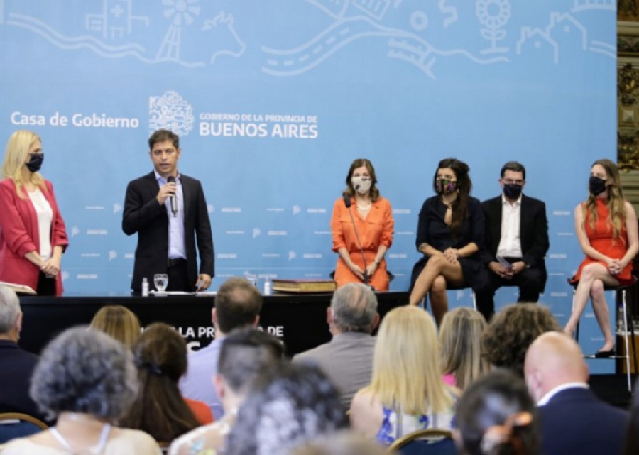 Juraron nuevos ministros y Kicillof habló de “una etapa de transformación”