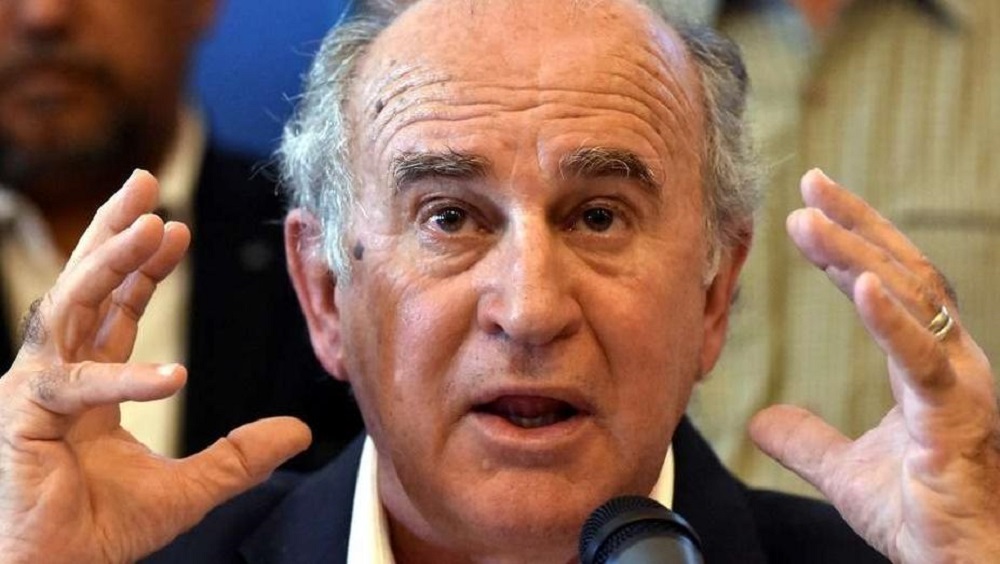 Parrilli cruzó a Rosatti por la ampliación de la Corte