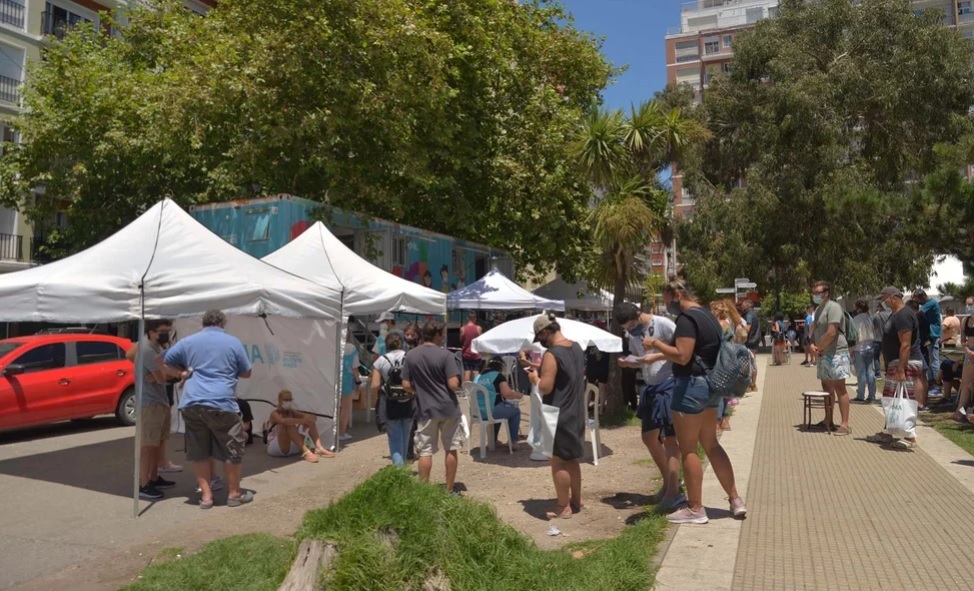 Ómicron: Argentina superó por primera vez los 100 mil contagios diarios