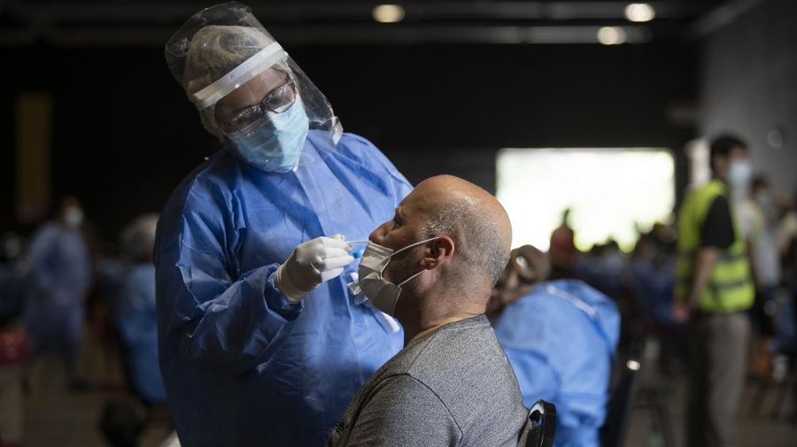 Argentina superó los 100 mil casos de Covid en un sólo día