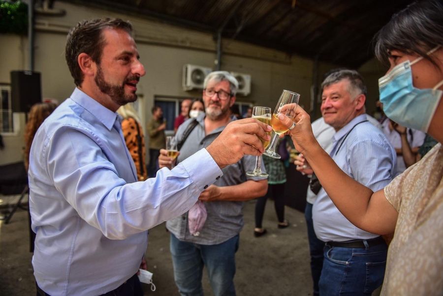 El Intendente de Escobar defendió el viaje de Volnovich: "La doble vara"