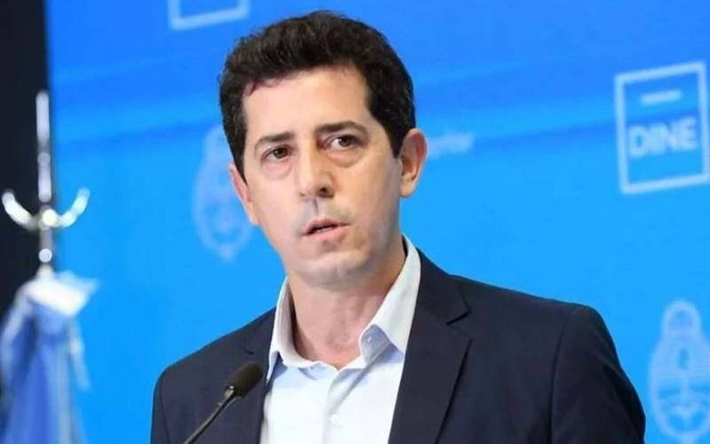 Wado de Pedro tiene Covid y se suma a Kicillof y Kulfas