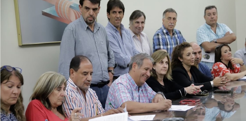 Paritarias 2022: por la inflación, negocian aumentos por encima del 50% anual