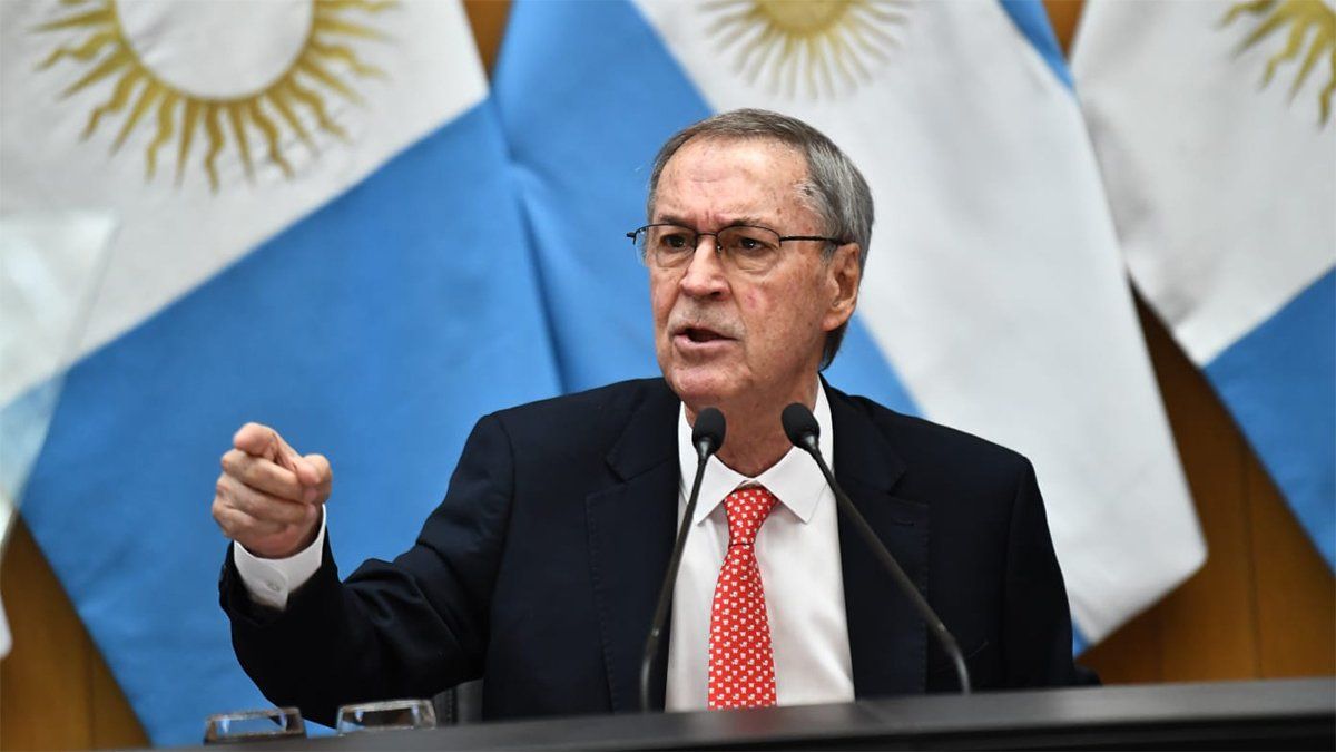 Cierre de alianzas en Córdoba: el PJ se divide y LLA quiere copar la oposición