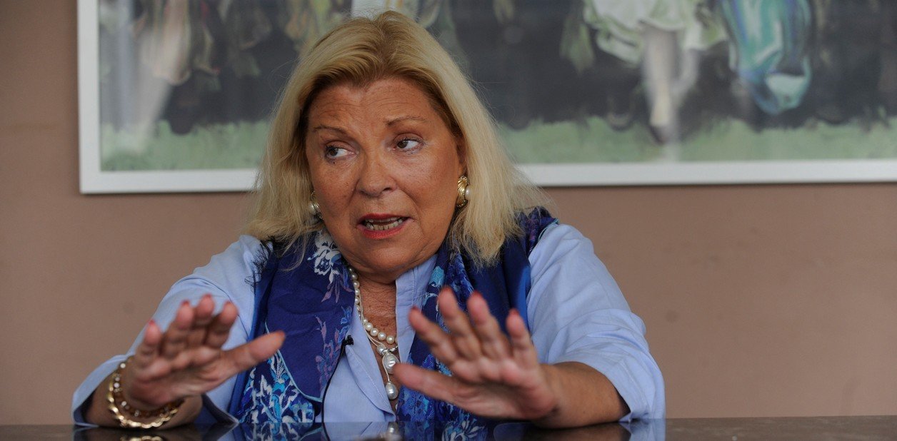 Carrió: "Como Cristina no puede renunciar, lo hace renunciar al hijo"