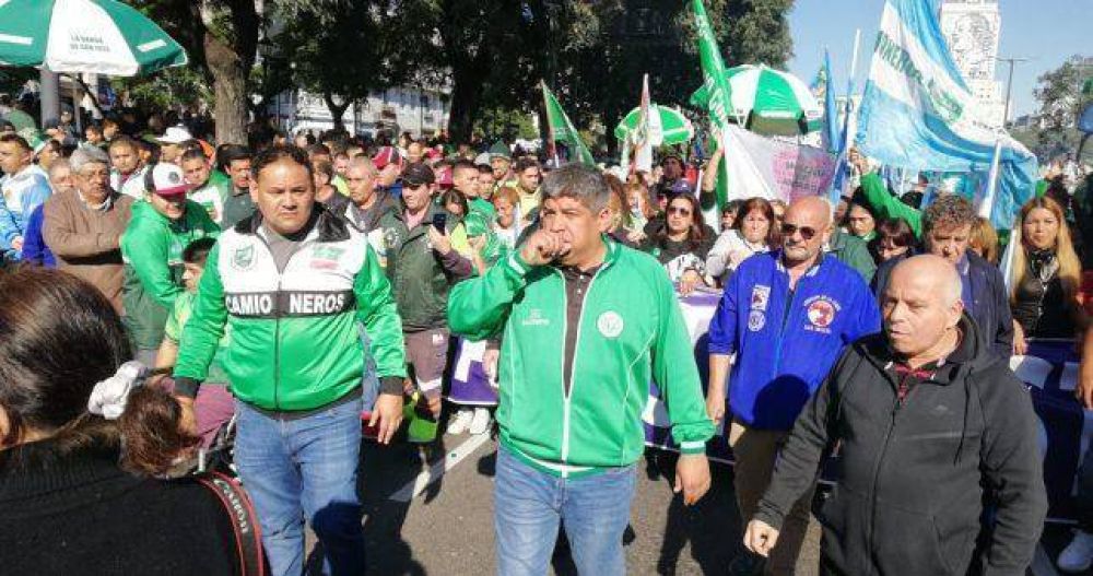 Camioneros sin freno: nueva movilización de los Moyano contra Trabajo