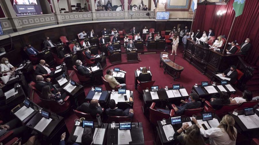 Cristina Kirchner despidió a 40 empleados de la UCR que no trabajaban hace 2 años