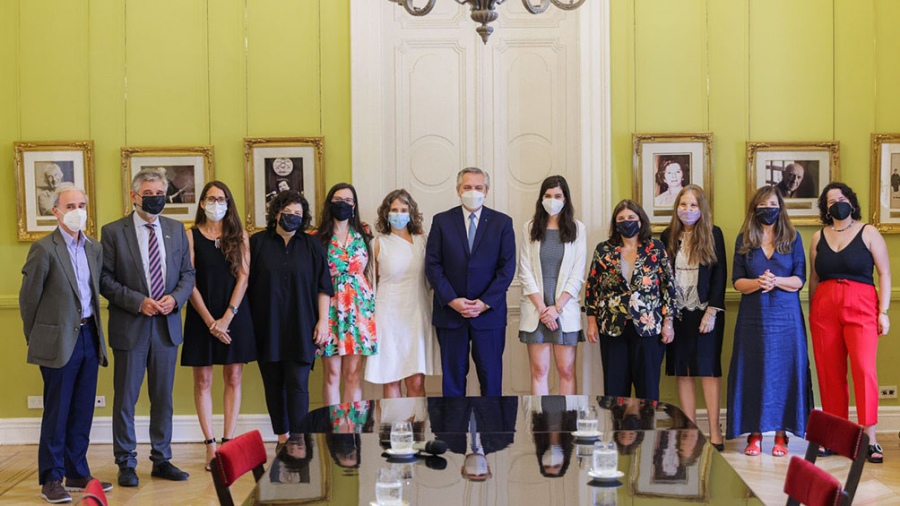 Fernández: “Queremos poner en valor el aporte de la mujer”