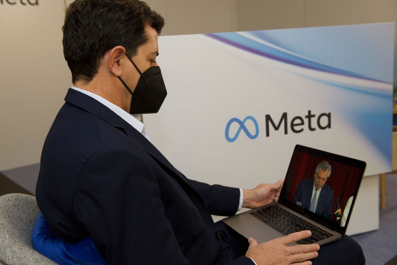 De Pedro le pidió a la oposición “menos teatro y más honestidad”