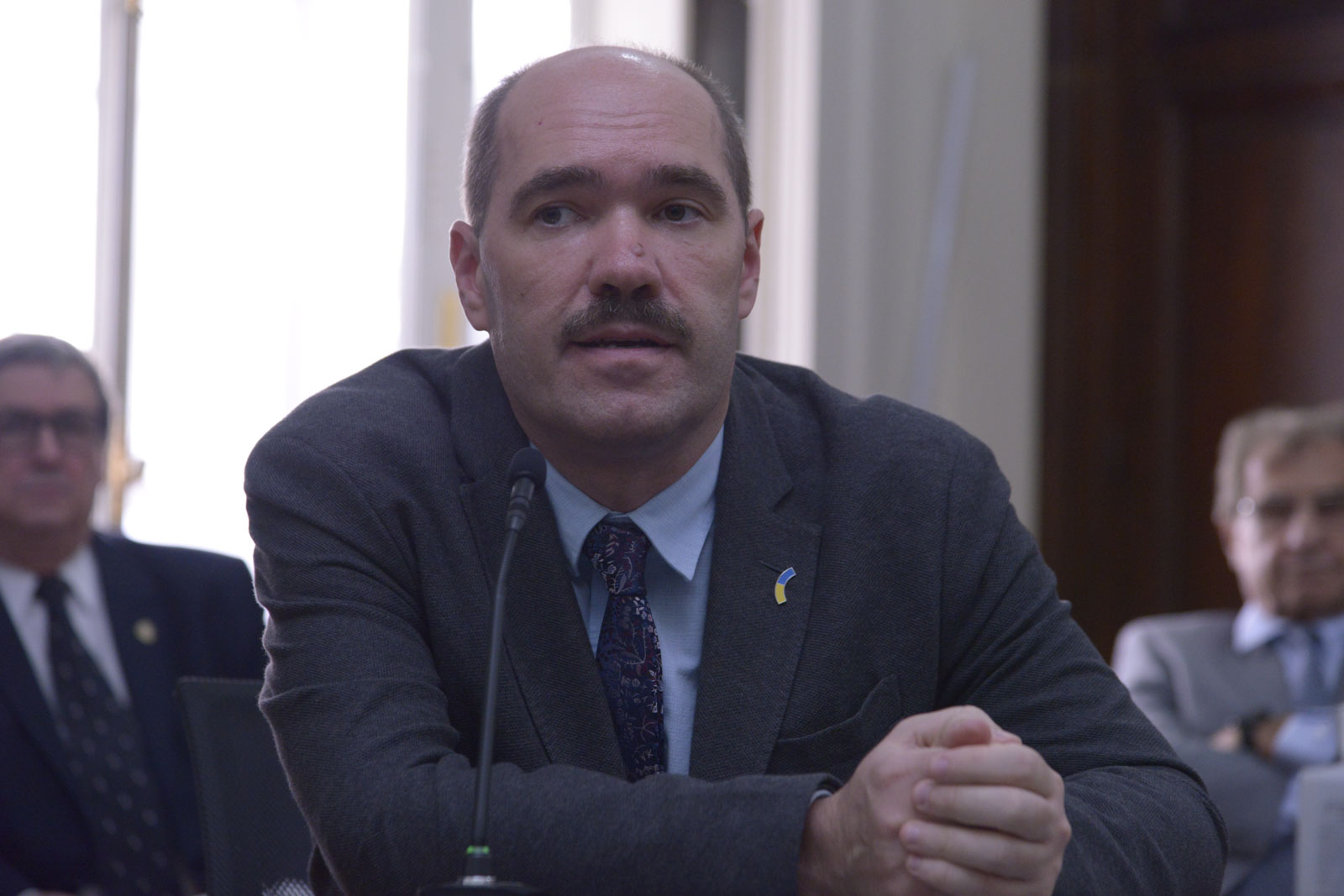 Diplomáticos ucranianos en la Legislatura por un proyecto de declaración