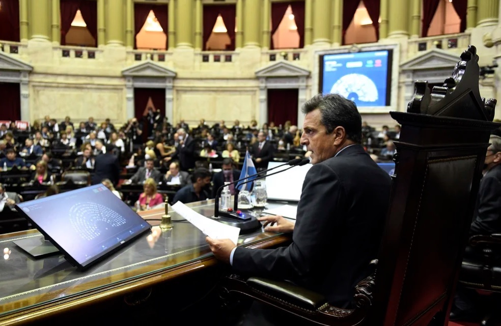 FMI: Diputados le dio media sanción al acuerdo y Máximo votó en contra