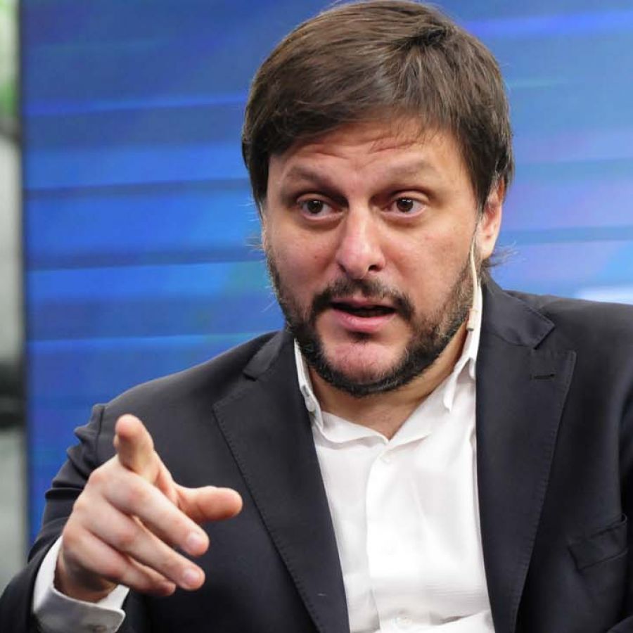 Santoro pidió que todos los funcionarios apoyen al Presidente y Alberto retuiteó