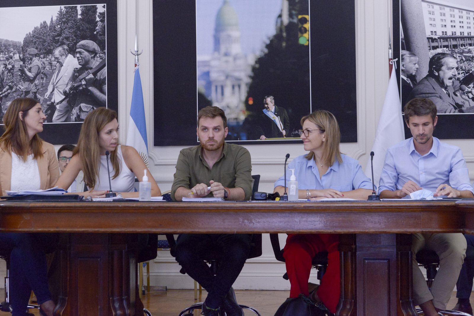 Acuña fue a la Legislatura y defendió los cambios al Estatuto Docente