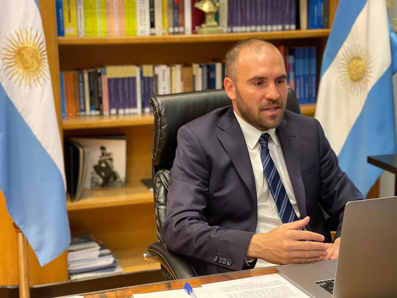 Guzmán viaja a Francia para refinanciar el pago de la deuda con el Club de París