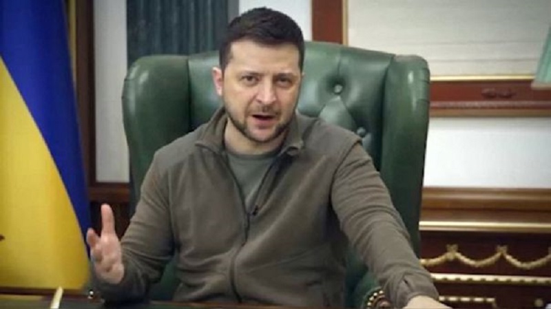 Ucrania: Zelenski prohibió a los partidos opositores