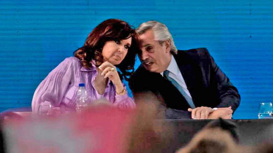 La carta de intelectuales K a Alberto: "Moderación o pueblo"